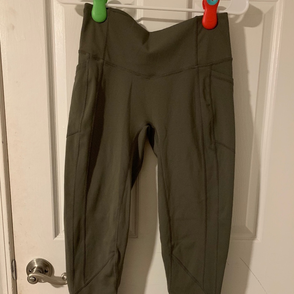 TYC Army Intensity Heart Booty Leggings